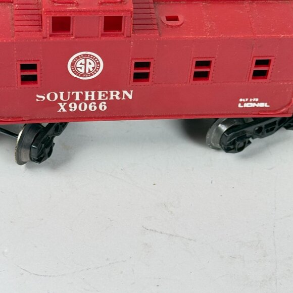 Lionel Caboose Southern X9066 & New York Central Flatcar 16375 Set - Picture 8 of 10